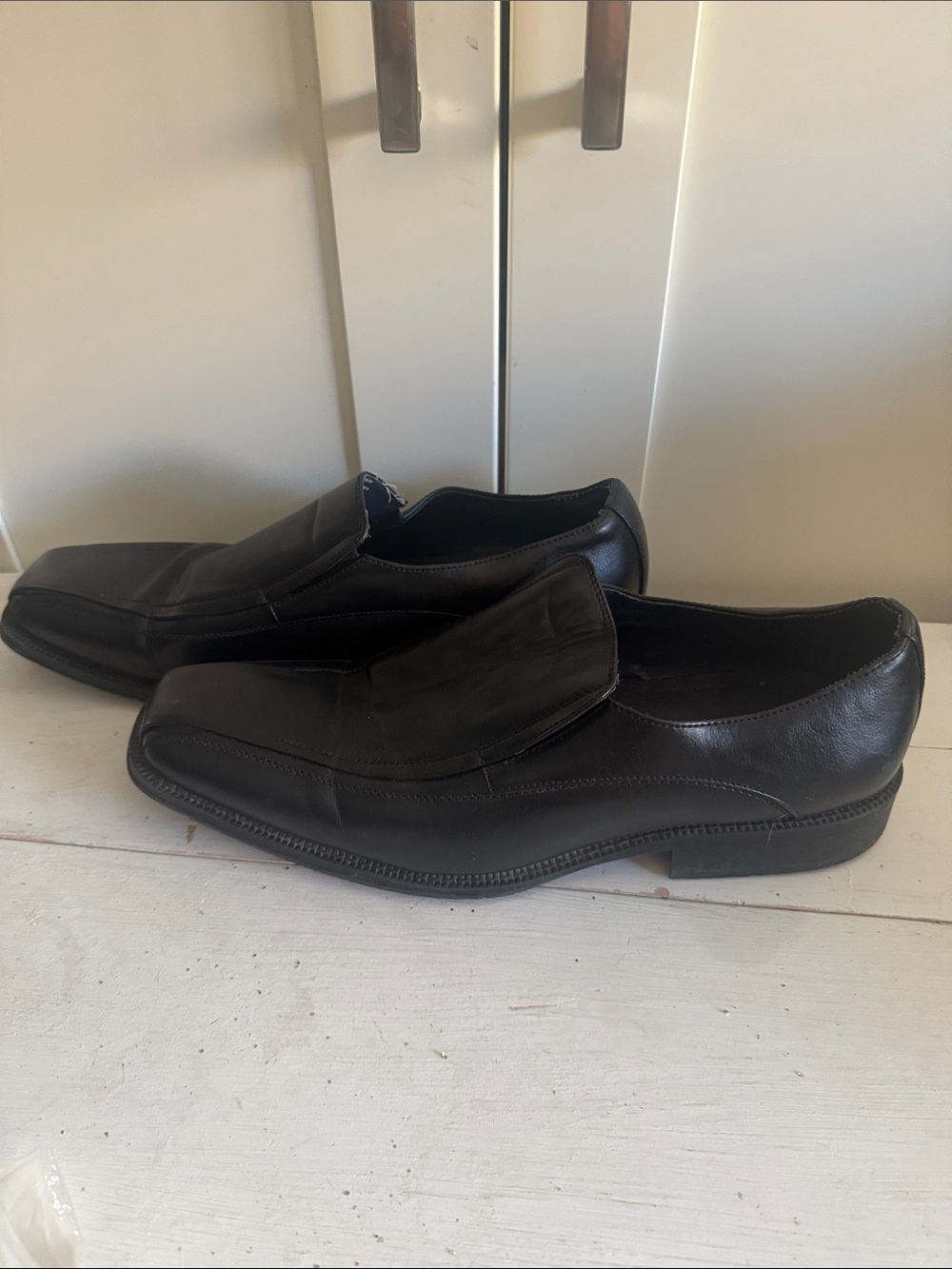 Men's Black Leather Slip-On Dress Shoes